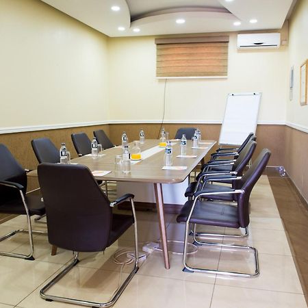Crossroads Hotel Lilongwe Luaran gambar