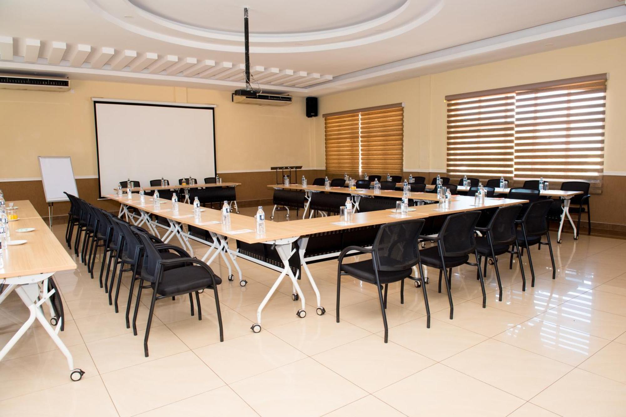 Crossroads Hotel Lilongwe Luaran gambar