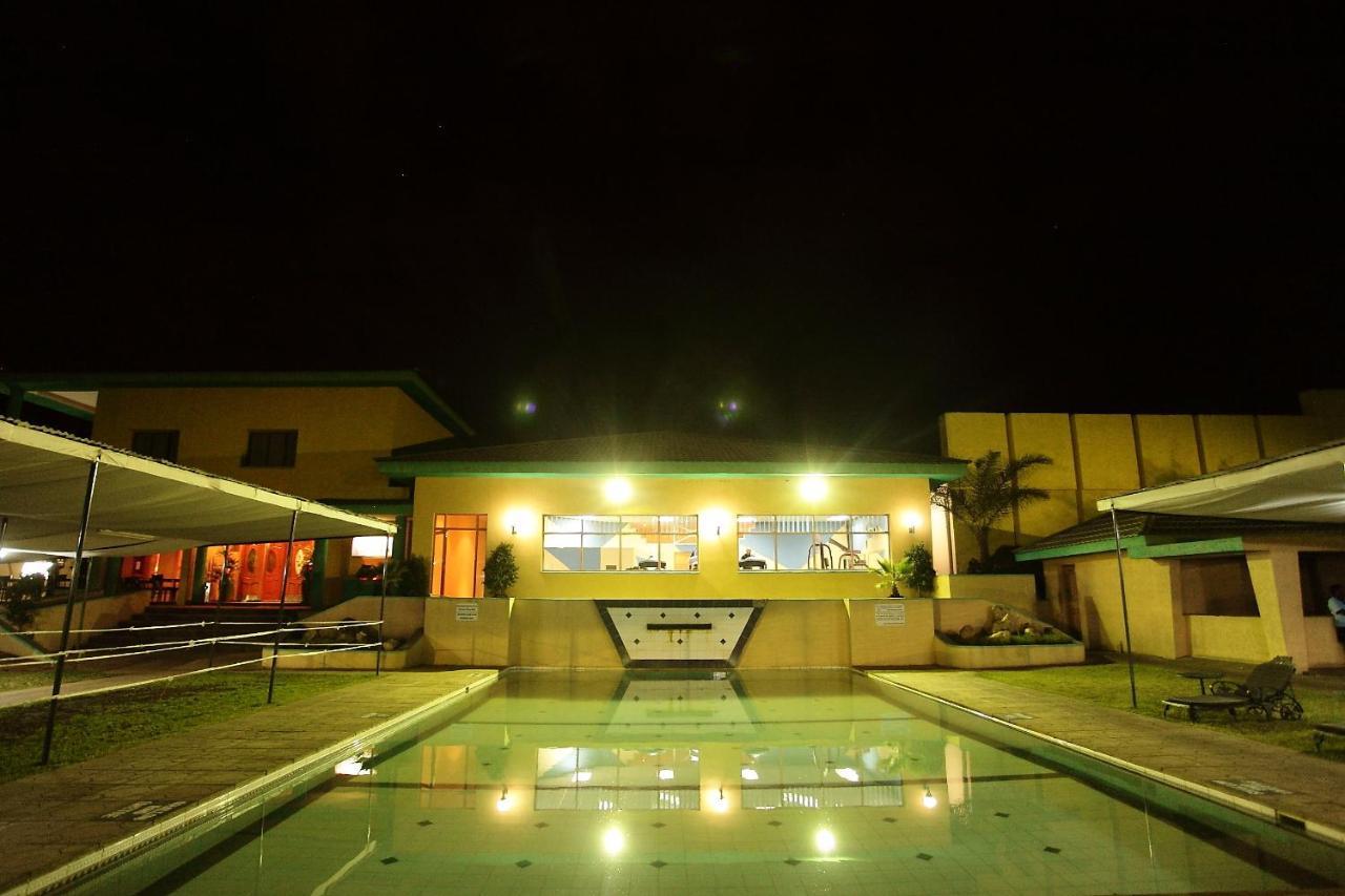 Crossroads Hotel Lilongwe Luaran gambar