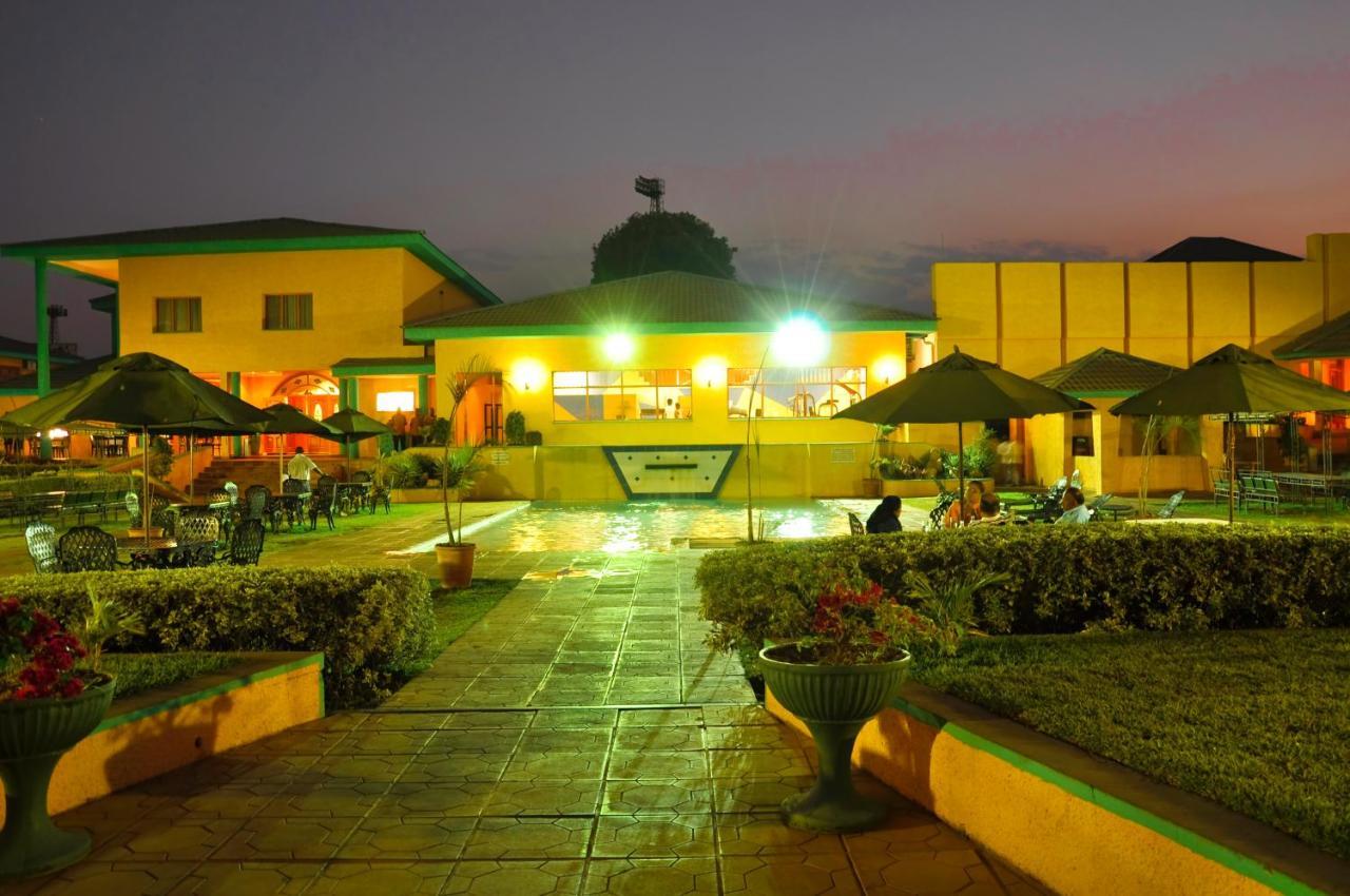 Crossroads Hotel Lilongwe Luaran gambar