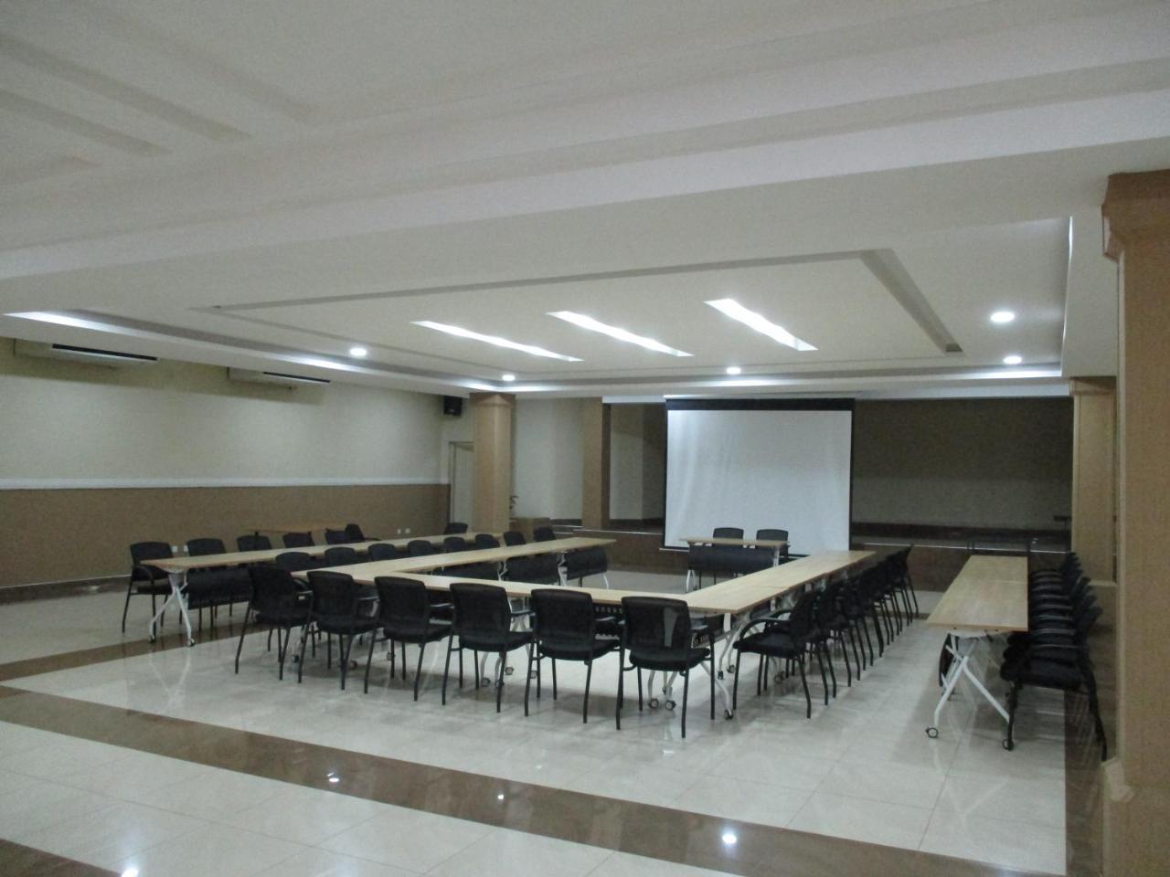 Crossroads Hotel Lilongwe Luaran gambar